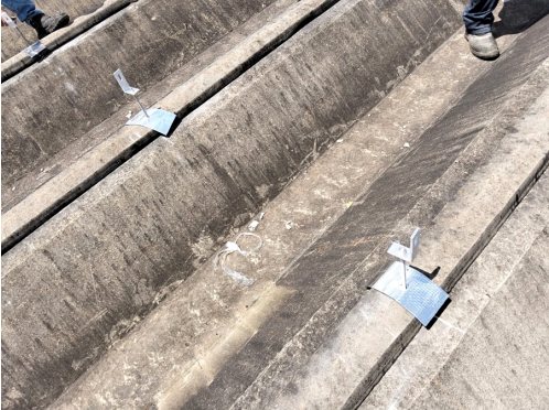 Suportes de fixação instalados em cobertura